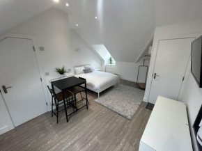 7 Studio, Filton, next to airbus